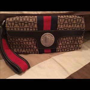 Tommy Hilfiger Clutch