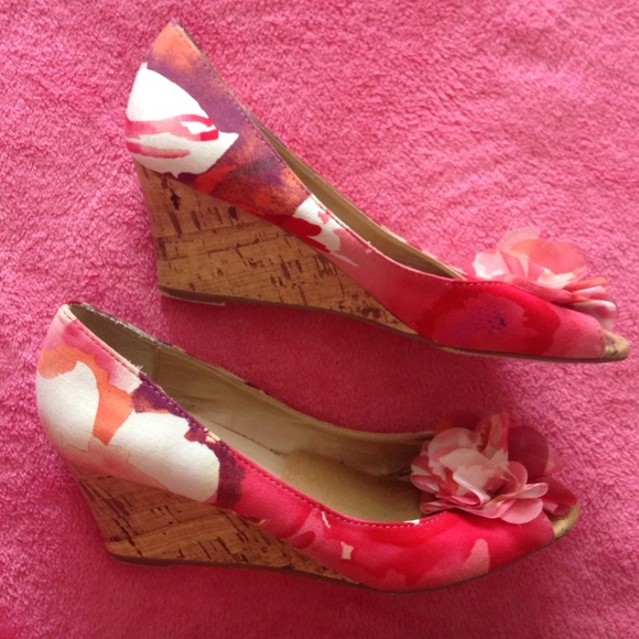 Watercolor Floral Faux Cork Wedges - Picture 1 of 4