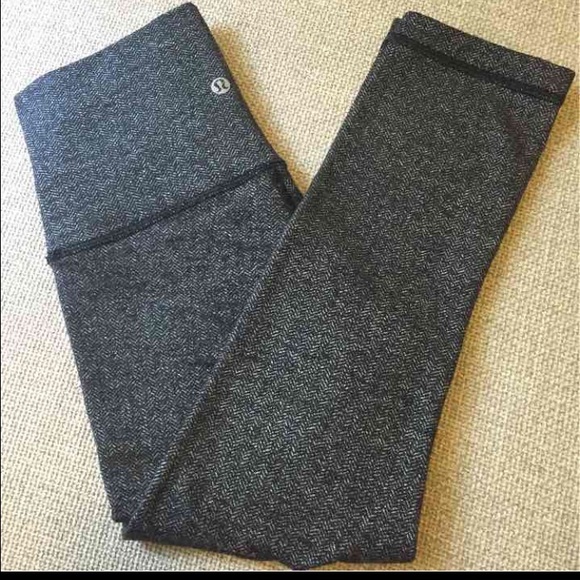 ❌SOLD❌Lululemon Herringbone wunder under hi-rise - Picture 4 of 4