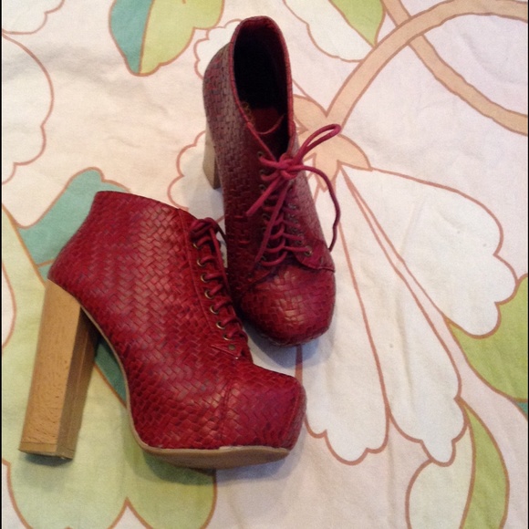 Shoe Dazzle Shoes - Shoe dazzle red weaves booties
