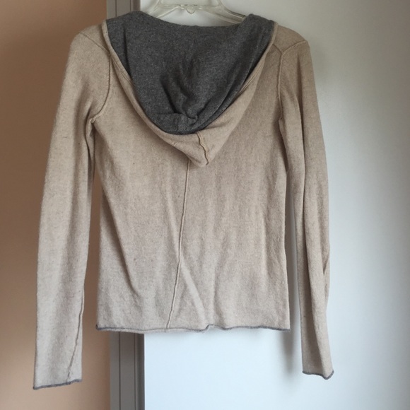 Sweatshirt - Picture 2 of 3