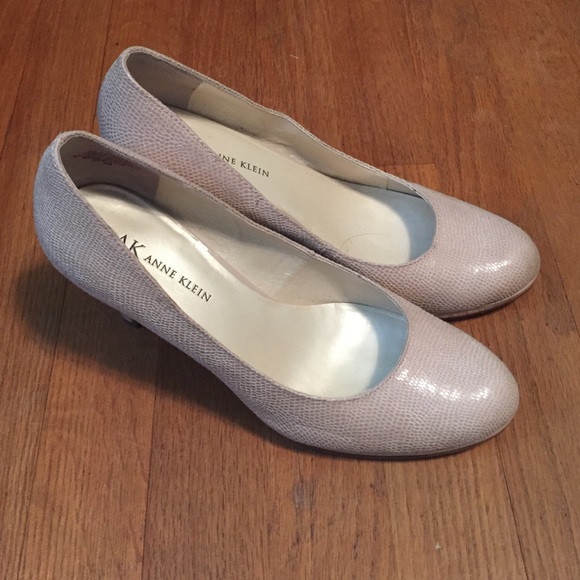 Anne Klein light pinkish nude heels