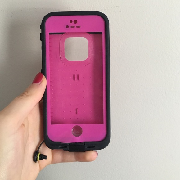 iPhone 5s life proof case