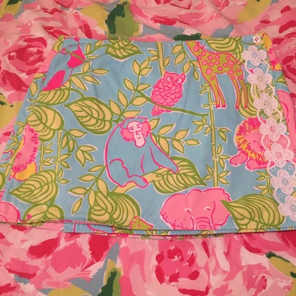 Lilly Pulitzer Dresses & Skirts - White tag. Reversible Lilly skirt