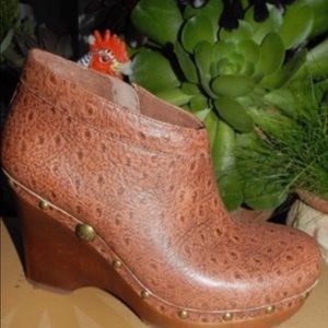 SOLD UGG Australia Wedge Ankle Boot New 7