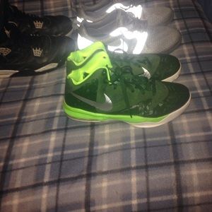 Green nikes worn 1 time
