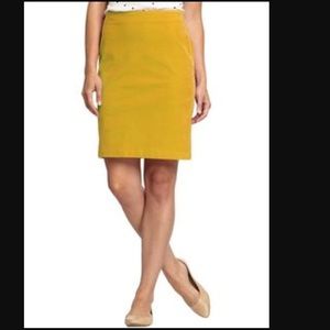 👋🏼Price Dropped!👋🏼Old Navy Corduroy skirt