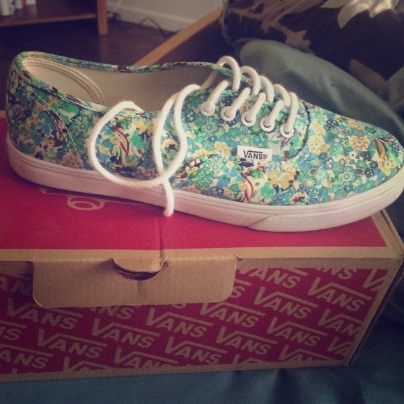 (Disty Floral) Pool Green Vans