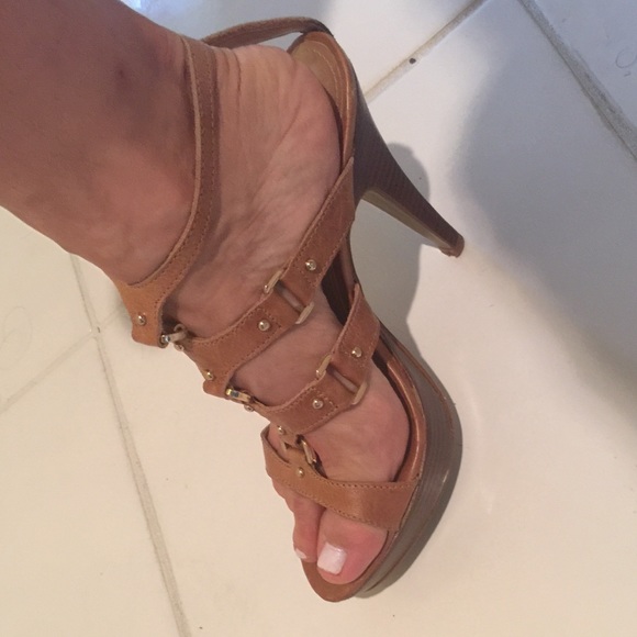 Beautiful Heels!!! Great condition size 7