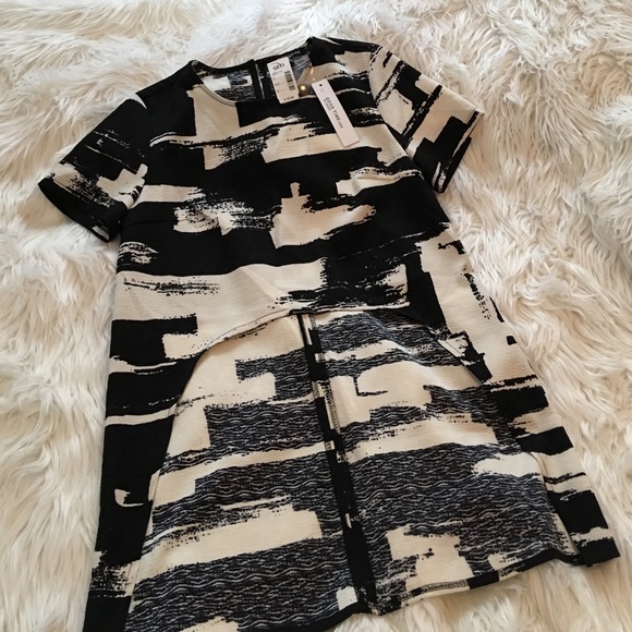 Good Time Tops - Black on white cropped High low top Good Time Tops - Black on white cropped High low top