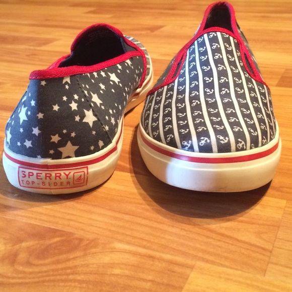 Sperry top sliders. Red, white and blue!