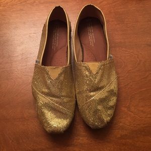 Sparkly gold Tom's