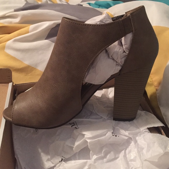 Ana Juliette Pumps
