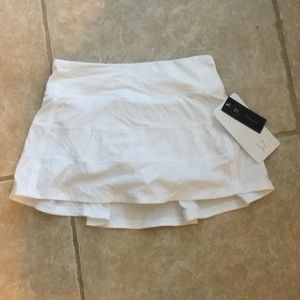 Lululemon skirt for sale. Never been worn.
