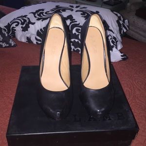 LAMB Cahoot pumps on platform 7.5