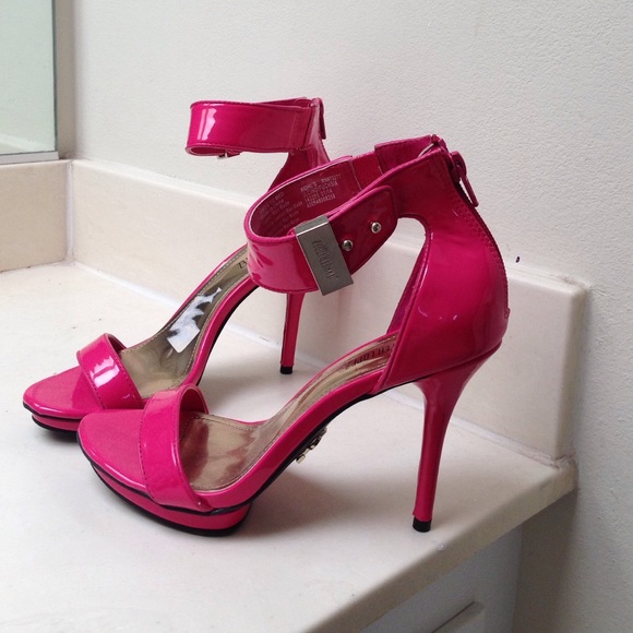 Amazing hot pink heels J Lo!!