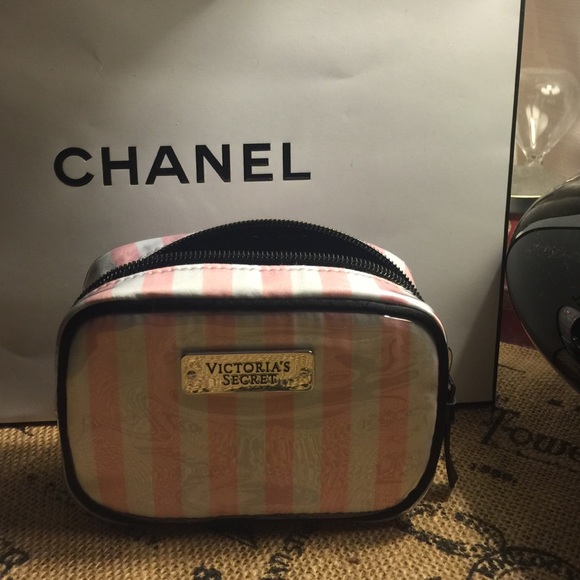 A vs small cosmetic bag