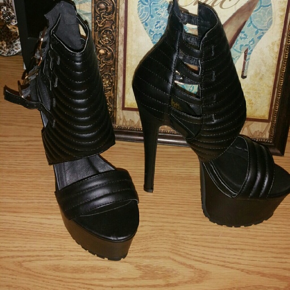 Black Platform Heel