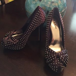 BEBE HEELS! Purple with gold small studs all over