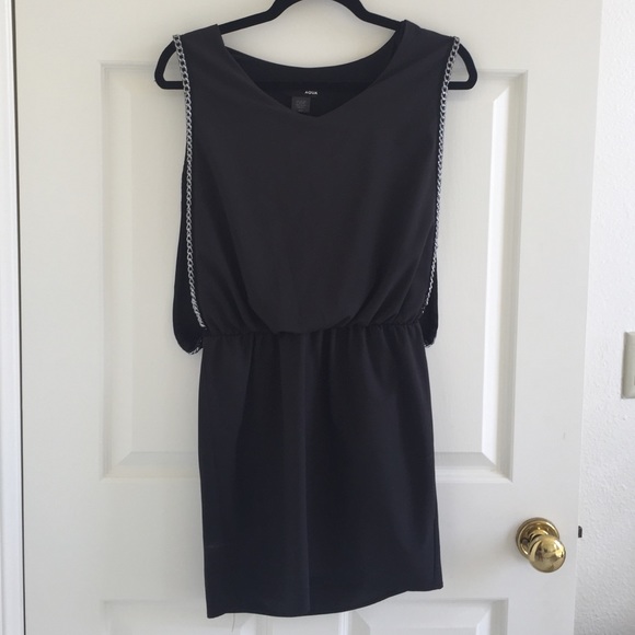 Aqua brand black mini dress with chain detail - Picture 1 of 4