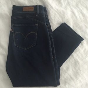 Levi's Midrise Demi Curve skinny jean