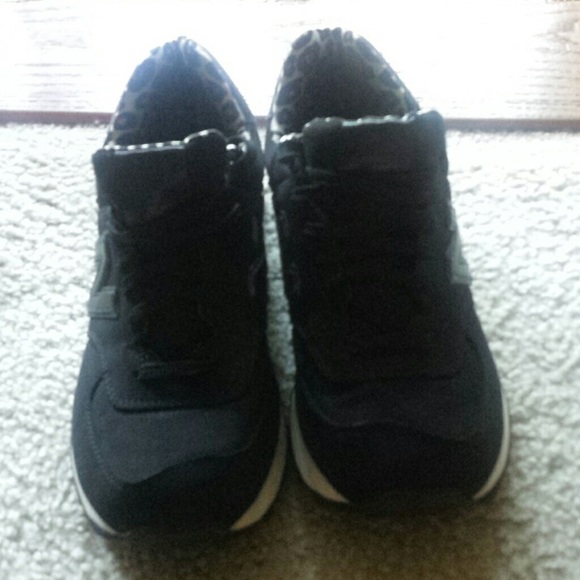 Black New Balances