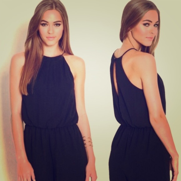 Black, keyhole back romper Sz M
