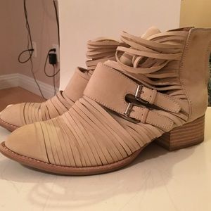 *WON'T LAST!* Jeffrey Campbell leather booties