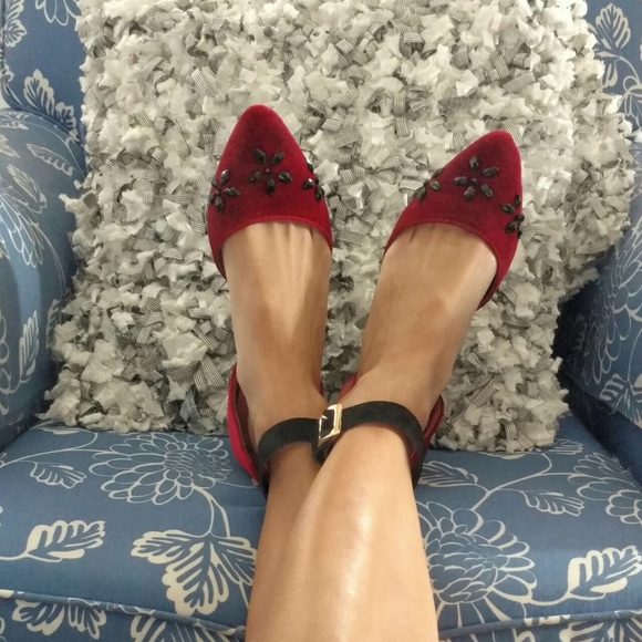 Red velvet handmade shoes😍