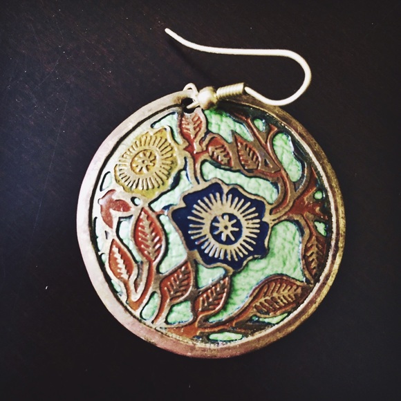 Patterned earrings - Picture 2 of 3