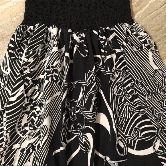 Black and White Dress/ Cover-up - Picture 3 of 4