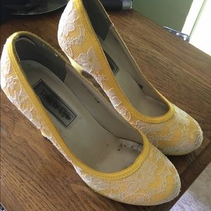 Cute yellow lace heels