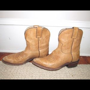 Frey Billy Short tan boot size 7.5