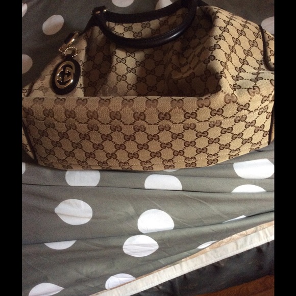 Authentic Gucci bag slightly used - Picture 2 of 3