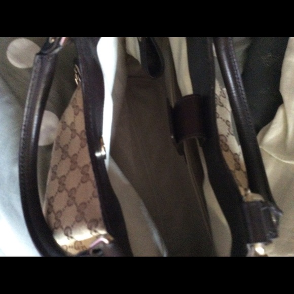Authentic Gucci bag slightly used - Picture 3 of 3