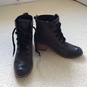 **SOLD** Dolce Vita Black Leather Lace Up Ankle