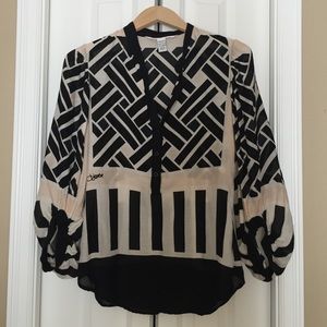 🎉ONE DAY SALE 🎉 DVF pattern blouse 6