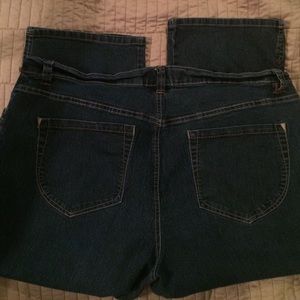 💙Avenue denim capris💙