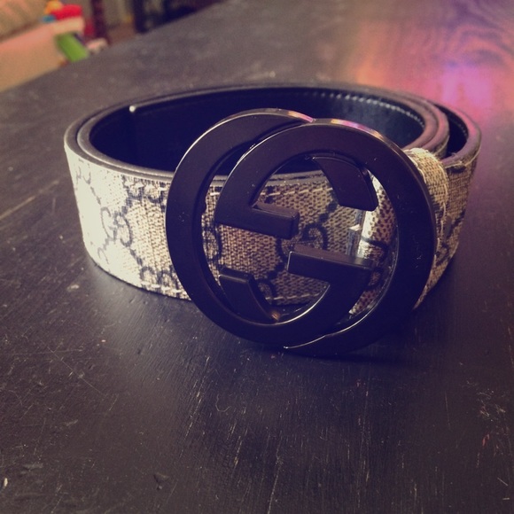 Men's Gucci belt.