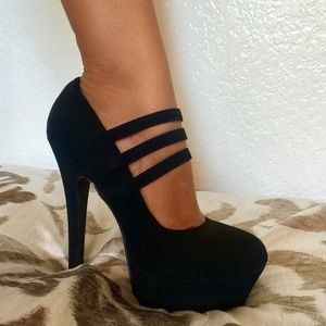 Women's Suede Heels / Black / Speed Limit 98