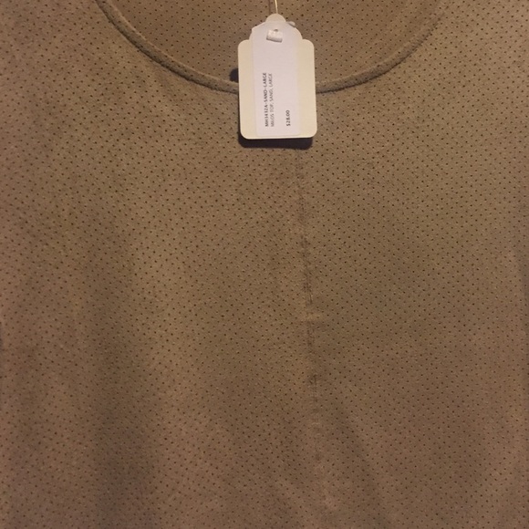 Suede nude crop top! Nwt - Picture 2 of 4