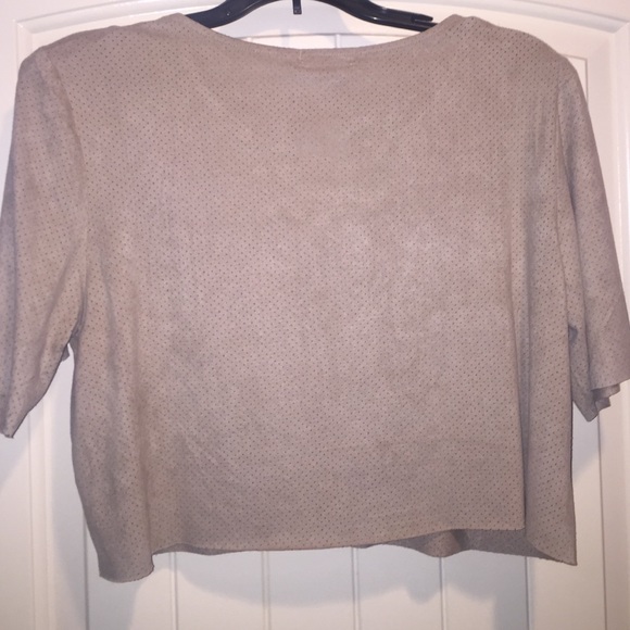 Suede nude crop top! Nwt - Picture 4 of 4