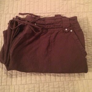 🎉brown capris🎉