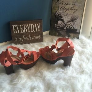 Platform coral heels