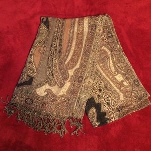 Francesca's Black and Gold Scarf