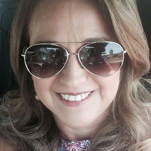 Meet your Posher, Regina