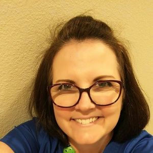 Meet your Posher, Debbie