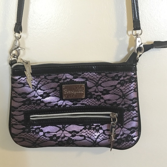 Betseyville  Handbags - 🎉🎉SALE 🎉🎉 Betseyville Cross Bag