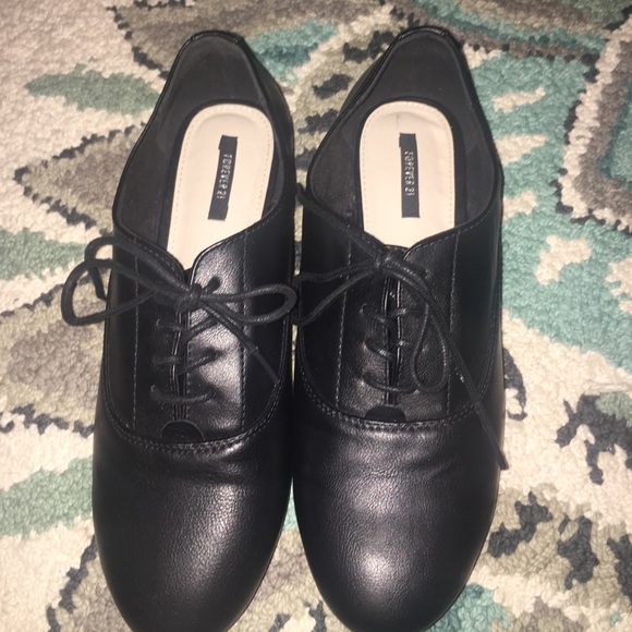 Cute Forever 21 leather flats, never been worn