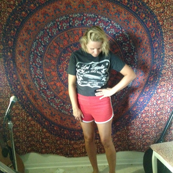 Meet your Posher, Erin - Picture 2 of 2